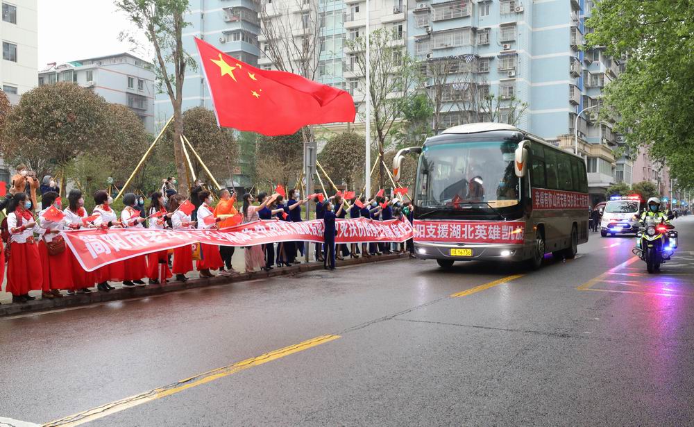 群众欢迎.JPG