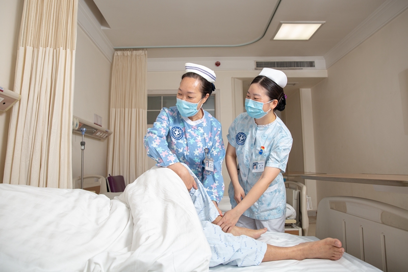 预防血栓协助下肢活动.jpg